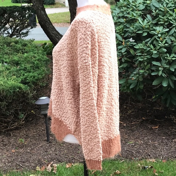 Accepting Offers 🌷Blush Two Tone Popcorn Sweater - Picture 5 of 6